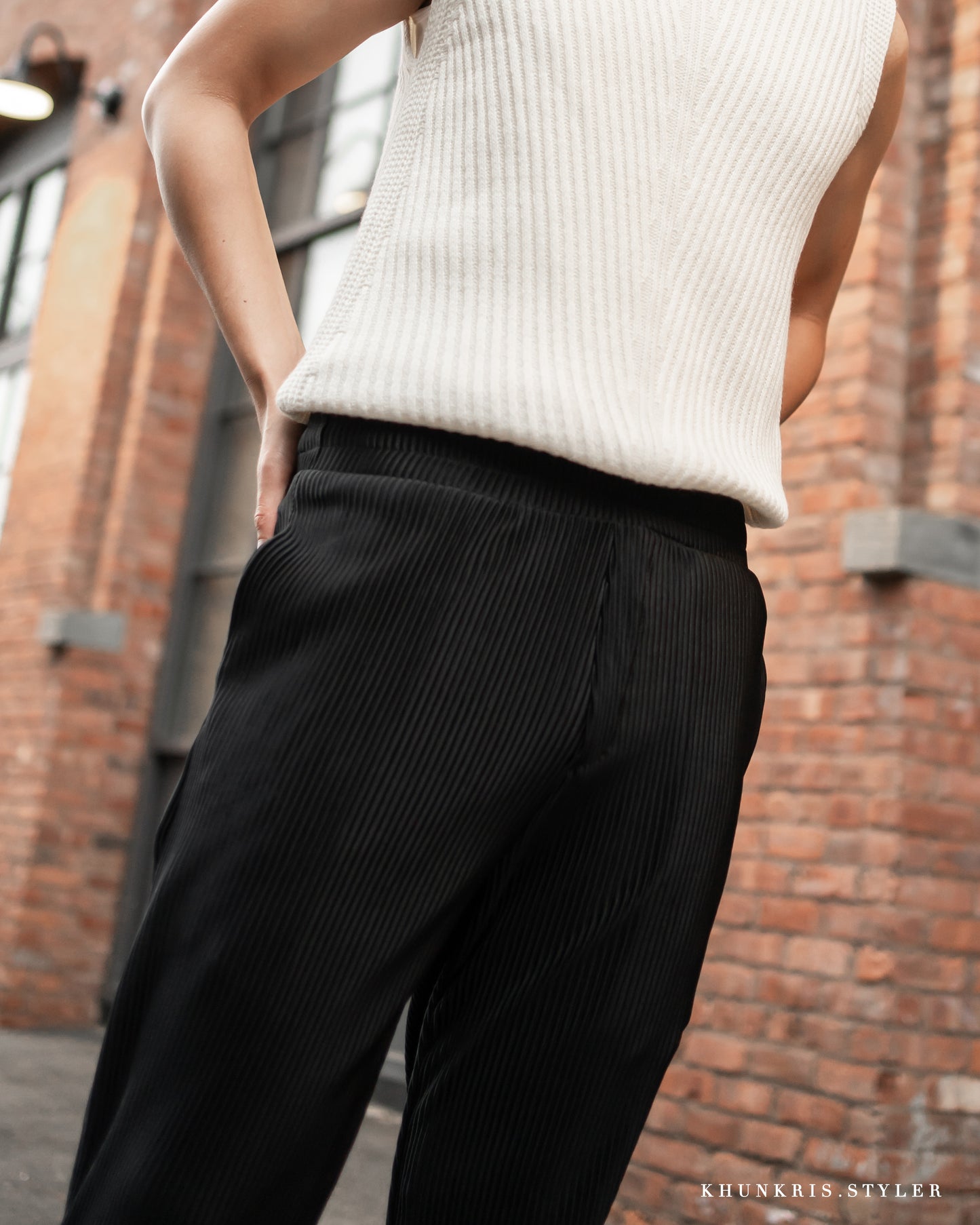 Pleated Pants - Black