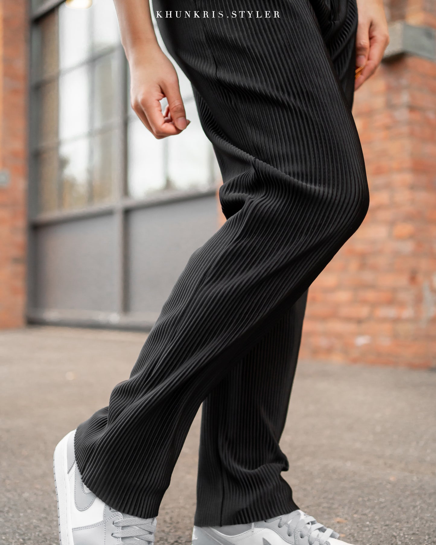 Pleated Pants - Black