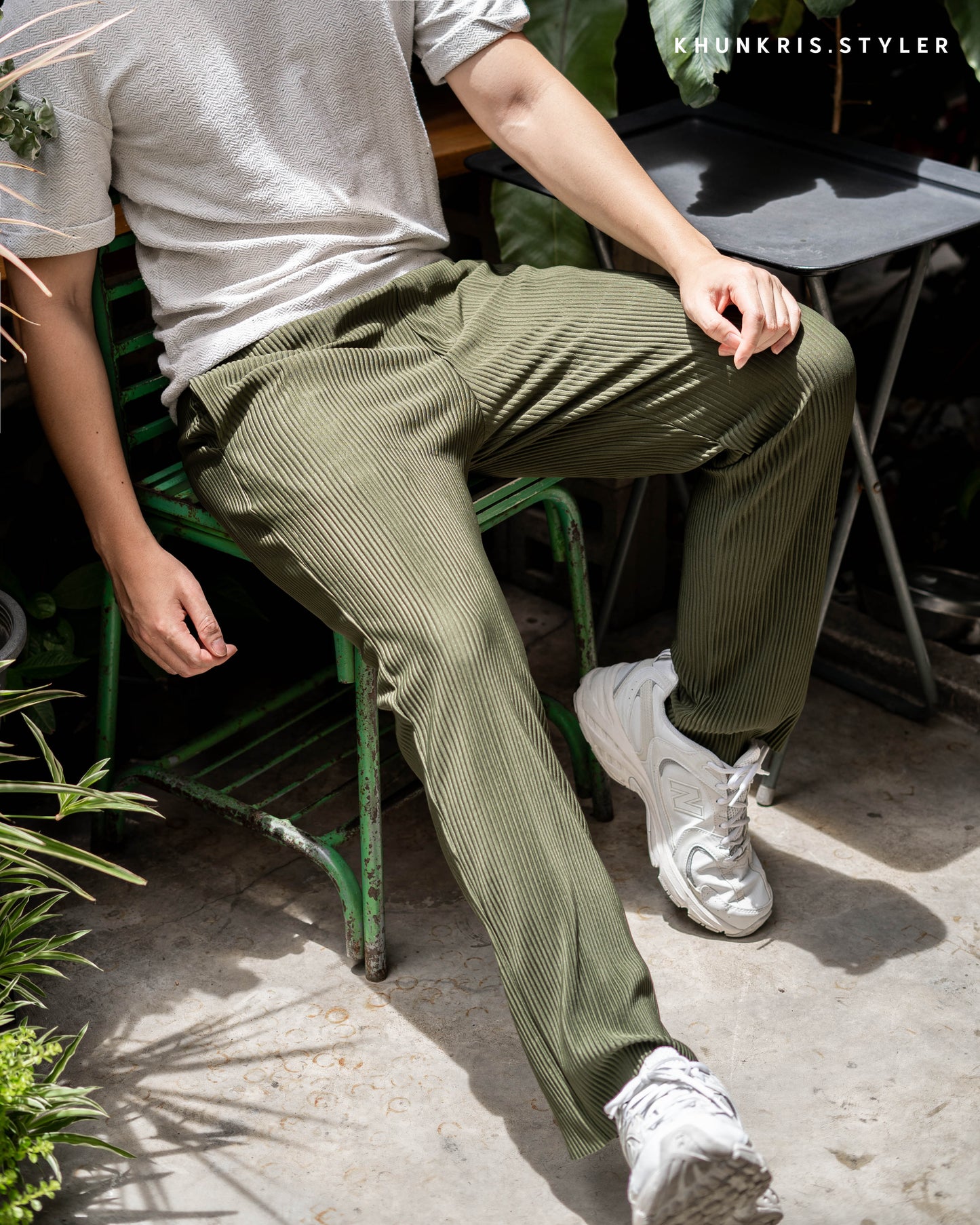 Pleated Pants – Navy Green