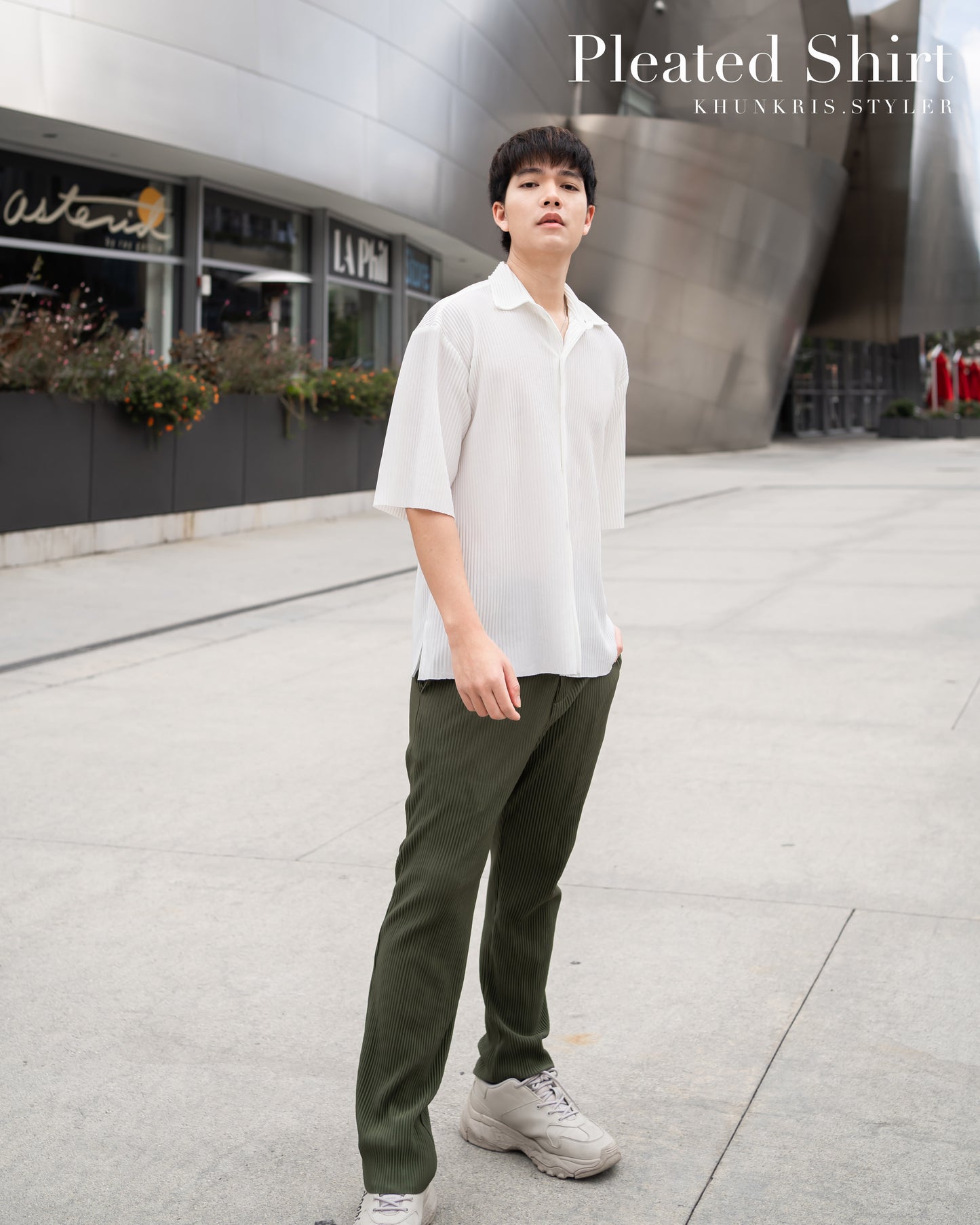 Pleated short sleeve shirt - White
