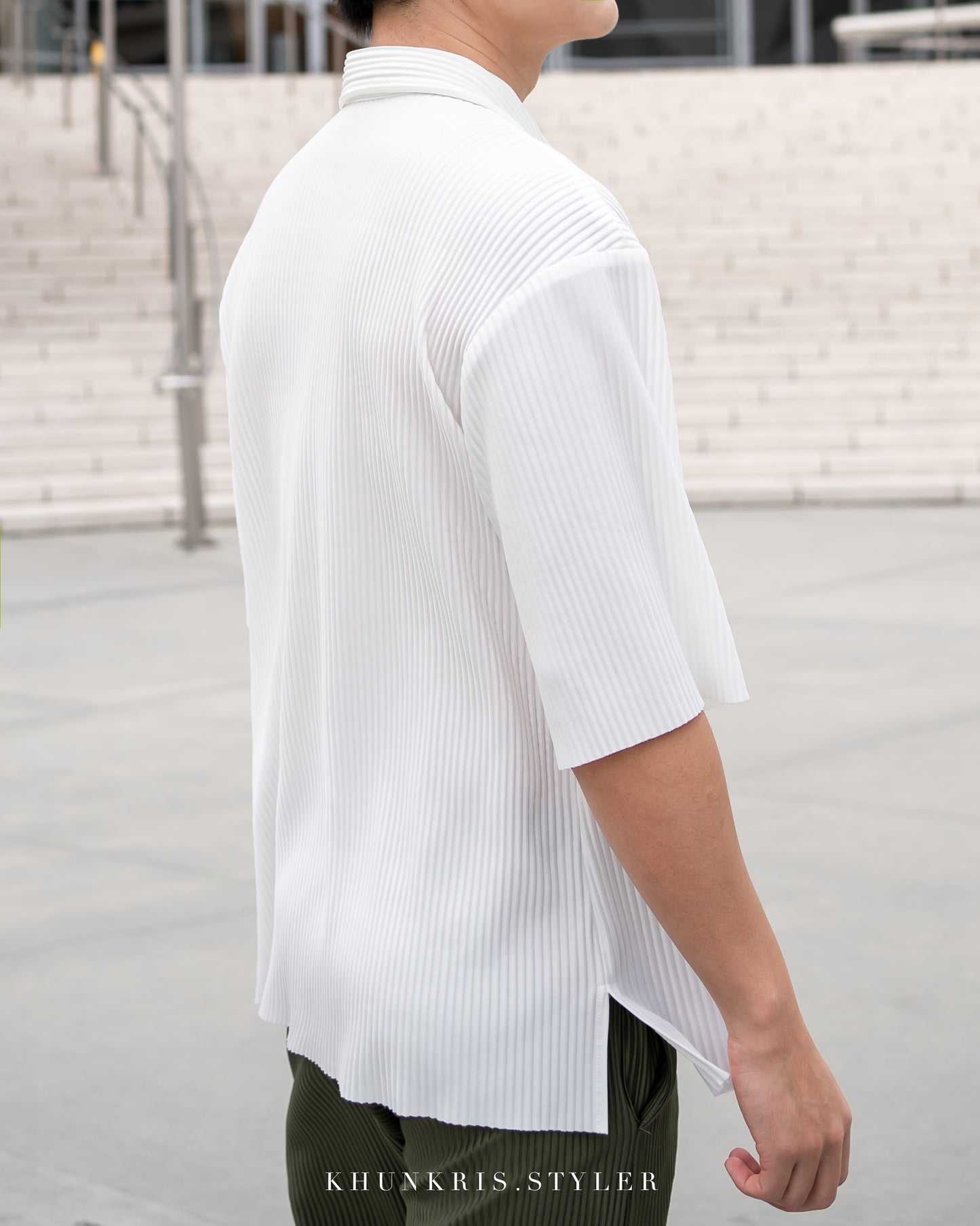 Pleated short sleeve shirt - White