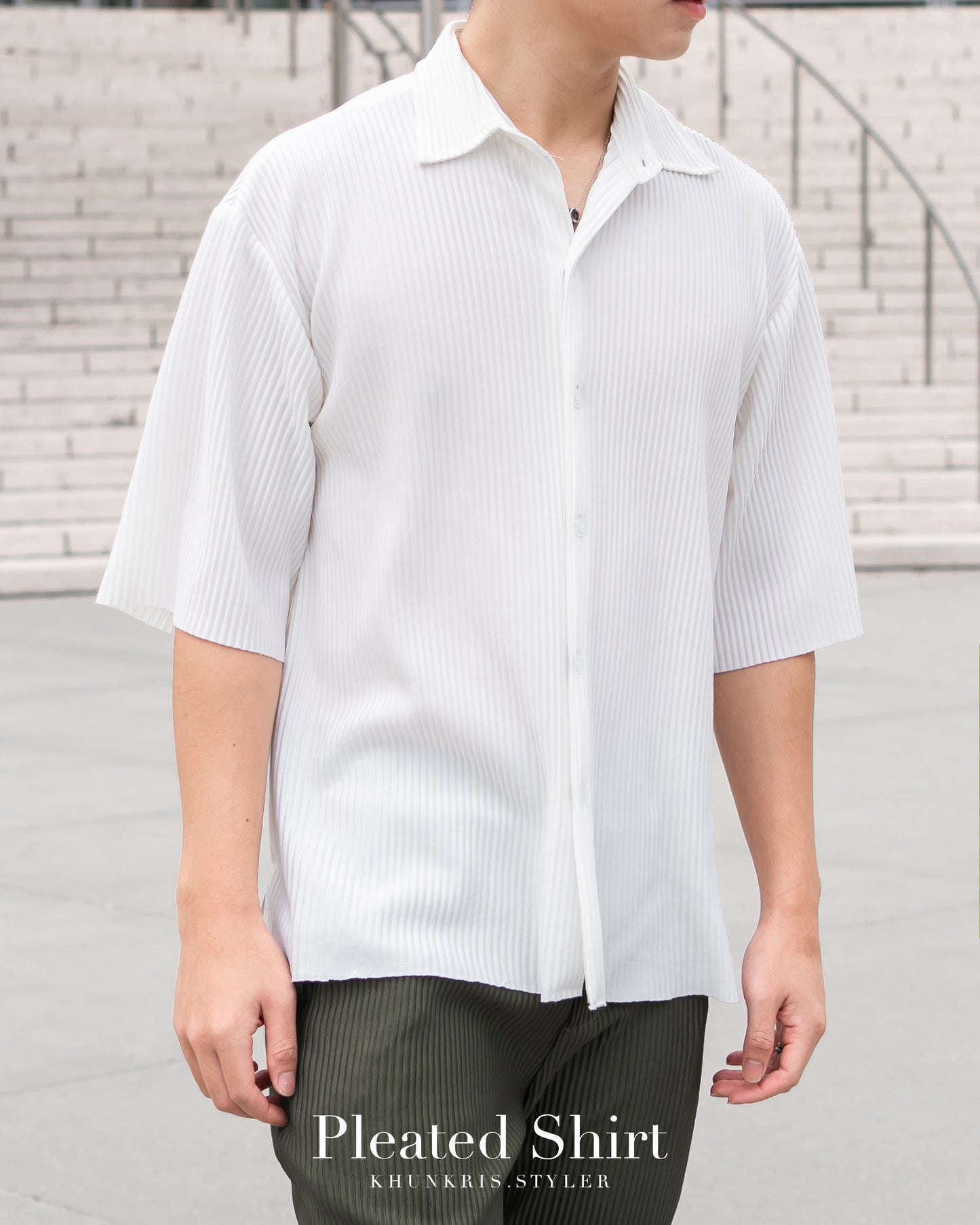 Pleated short sleeve shirt - White