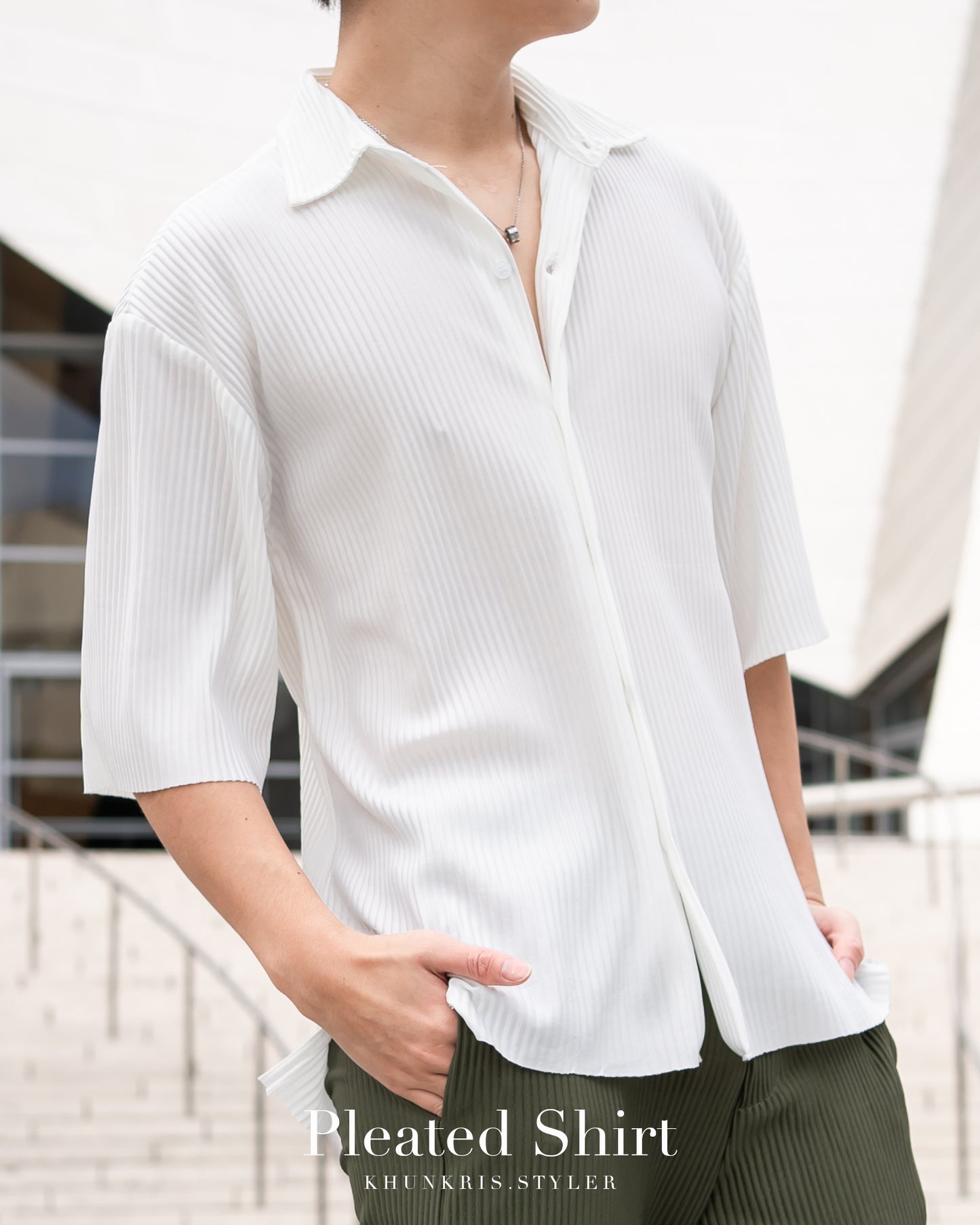 Pleated short sleeve shirt - White