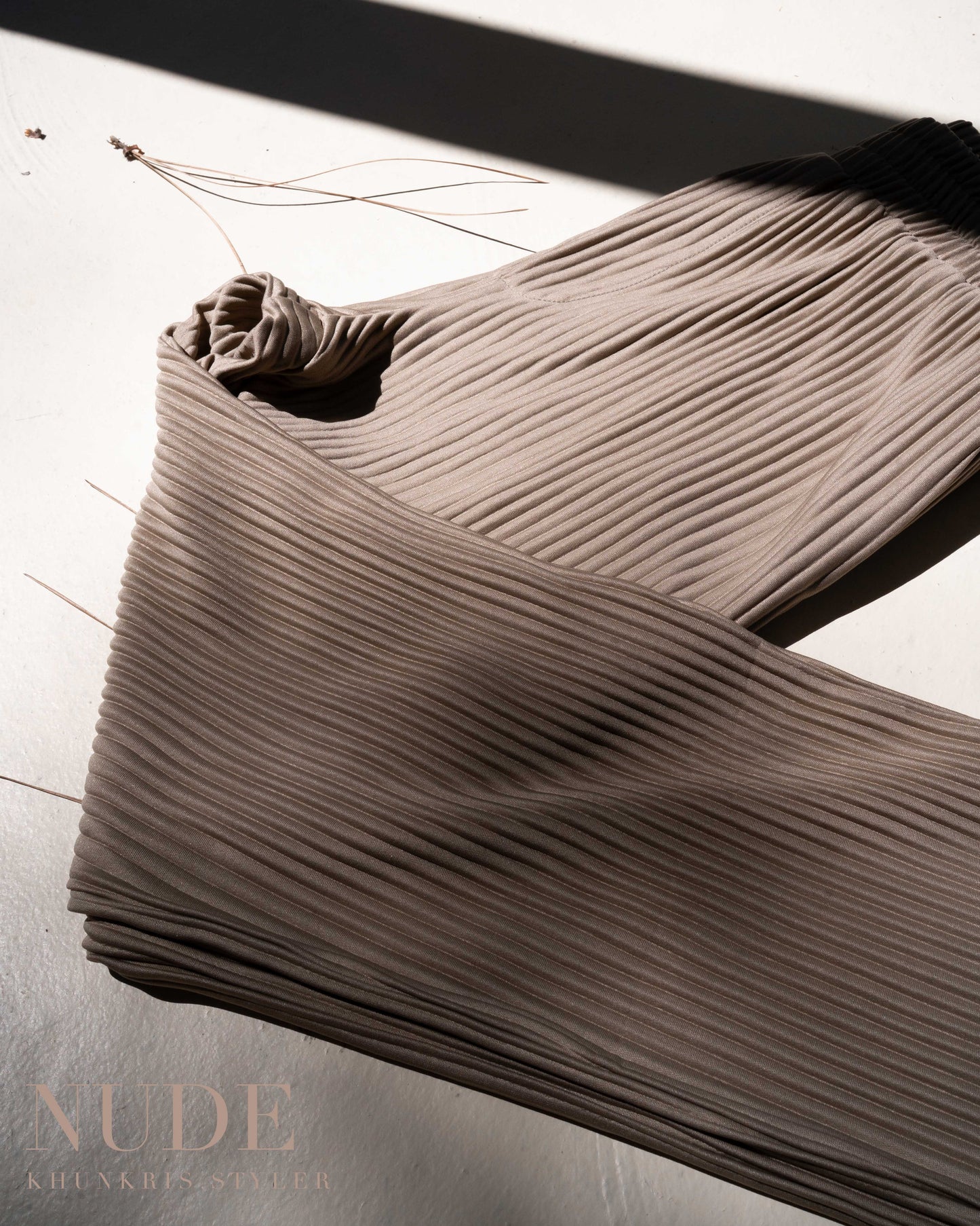 Pleated Pants - Nude  - Khunkris.Styler