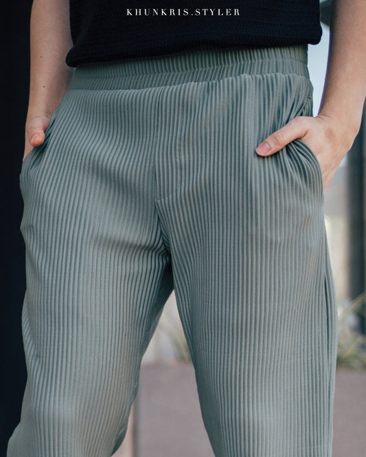 Pleated Pants - Olive Green